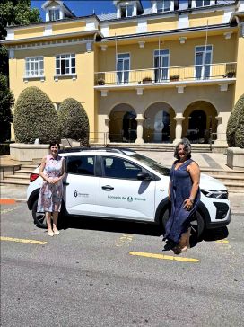 A Deputación entrégalle ao Concello de Oleiros un novo vehículo para reforzar os servizos sociais do municipio